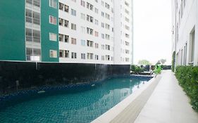Reddoorz Apartment Near Bundaran Satelit Surabaya